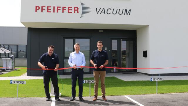 Zum speziellen Anlass gab es eine Ausstellung der neusten Produkte der Busch Group.  | Foto: Busch Group