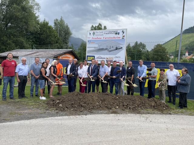Spatenstich für das neue Vereinsheim in Unzmarkt. | Foto: Verderber