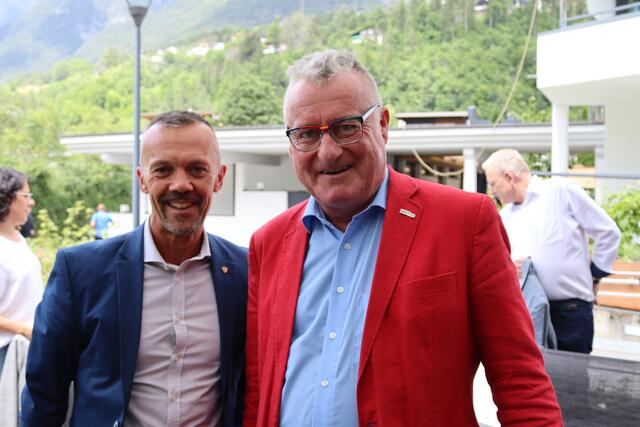 Mischten sich ebenso unter die Besucher: Otmar Ladner, der Bezirksstellenleiter der WK Landeck, und Peter Heimerl, der „Head of Division for Management in Health and Sport Tourism“ von der Umit Tirol in Landeck.  | Foto: Elisabeth Zangerl