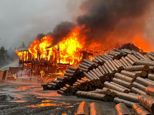 Ursachen gibt es derzeit noch keine für den plötzlichen Brand. | Foto: Johann Ebner