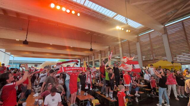Die Stimmung beim Public Viewing in Schwaz war großartig.  | Foto: Stadtmarketing Schwaz