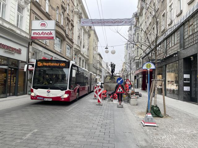 An der Strecke des beliebten 13A wird wieder gearbeitet. Dieses Mal wird die Route zweigeteilt.  | Foto: Andrea Peetz