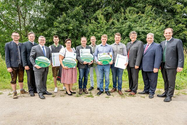 Anton Hölzl, Johannes Schmuckenschlager, Ludwig Schleritzko, Sebastian Fischer, Andrea Spiegl, Erich Waitz, Michael Datler, Jakob Hummel, Roland Weiß, Andreas Freistetter, Andreas Ehrenbrandtner und Andreas Boigenfürst (v.l.) | Foto: Georg Pomaßl/LK NÖ