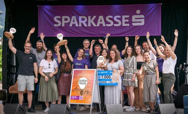 Beim Jubiläumsfest der Sparkasse der Stadt Kitzbühel wurden die Ideenreise-Gewinner präsentiert. | Foto: Habison