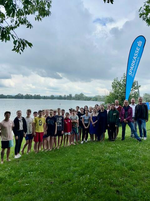 Begleitet vom Verein "Pure Water for Generations" und der Sparkasse OÖ, lernten die Schülerinnen und Schüler der Mittelschule Esternberg, wie sie unsere Gewässer schützen können. Auch die Mittelschule Münzkirchen und das Gymnasium Schärding nahmen an den Wassertagen teil.  | Foto: Sparkasse OÖ