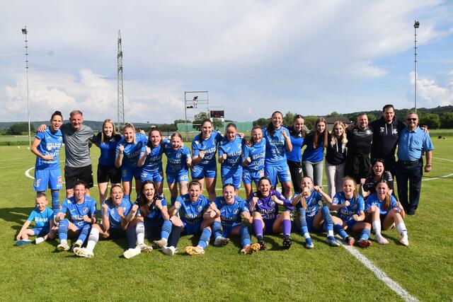 Die SPG Südburgenland/TSV Hartberg bejubelte den verdienten Sieg gegen Meister LASK und beendete die Saison auf Rang 3. | Foto: Michael Strini