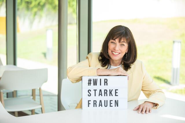 Seit Juni 2010 ist Martha Schultz Vizepräsidentin der Wirtschaftskammer Österreich und seit 2015 Bundesvorsitzende von „Frau in der Wirtschaft“. Sie setzt sich mit viel Engagement und Leidenschaft für die Interessen der Unternehmerinnen ein. | Foto: Barbara Nidetzky / WOMAN IN BUSINESS AWARD 2024