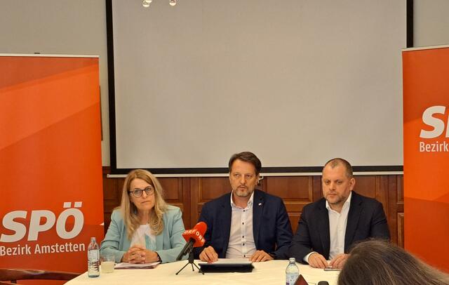LR Ulrike Königberger-Ludwig, Vizebürgemeister Gerhard Riegler und SPÖ Landesgeschäftsführer Wolfgang Zwander. | Foto: Stefanie Machtinger