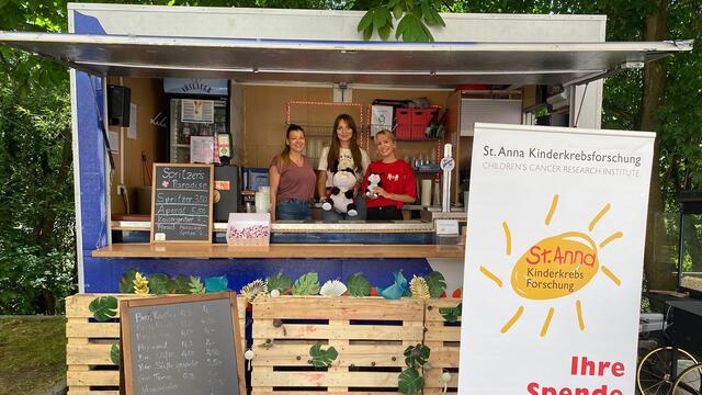 Alle Erlöse aus den Getränke- und Snackverkäufen kommen der St. Anna Kinderkrebsforschung zugute.  | Foto: BMW Group Werk Steyr