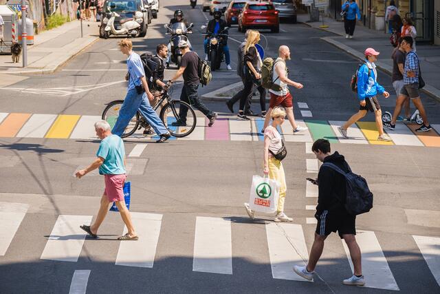 Nicht überall sind Bewohnerinnen und Bewohner der Inneren Stadt zufrieden mit dem "Zu-Fuß-Gehen" im Bezirk. Eine interaktive Karte des VCÖ macht auf Probleme aufmerksam. | Foto: BV 6