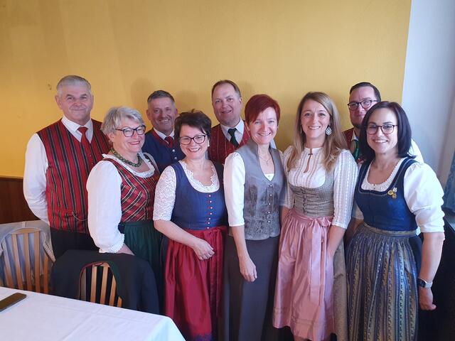 Der Gauvorstand: Gerhard Themel, Maria Neuhold, Egon Britzmann, Margit Obrietan, Walter Freigassner, Anna Kienzer, Martina Schleinzer, Patrick Griengl und Desiree Deiser (von links) | Foto: Privat