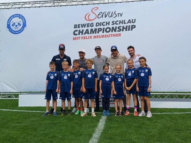 Die jungen Losensteiner Sportler erlebten spannende Tage beim Bundesfinale der Felix-Neureuther-Challenge in Schladming.  | Foto: Privat