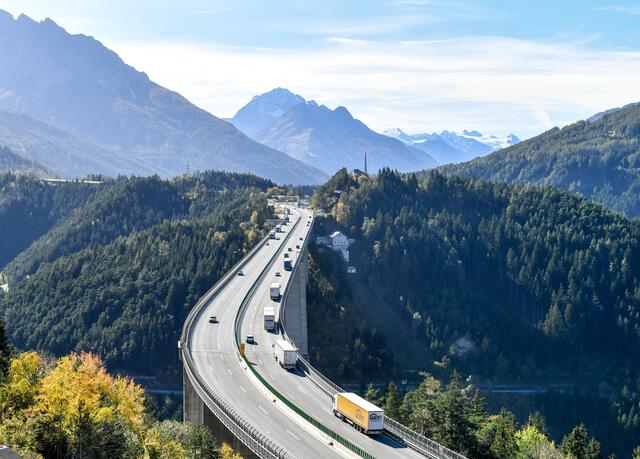 Die Europabrücke vor dem Eingang ins Stubaital. | Foto: Kainz