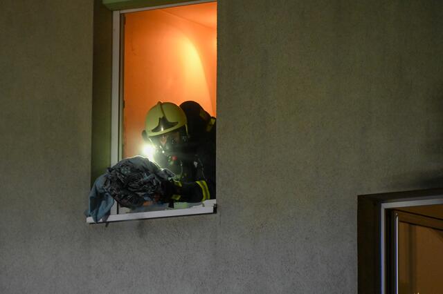 Die Feuerwehrleute konnten den Brand rasch unter Kontrolle bringen. | Foto: TEAM FOTOKERSCHI.AT / AMATO GABRIEL