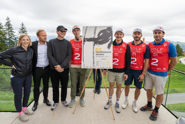 Viktoria Veider-Walser (GF Obfrau Kitzbühel Tourismus), Peter Kofler (BTV), Golif, Clement Noel, Linus Straßer, Cyprien Sarrazin und Johan Clarey. | Foto: alpinguin