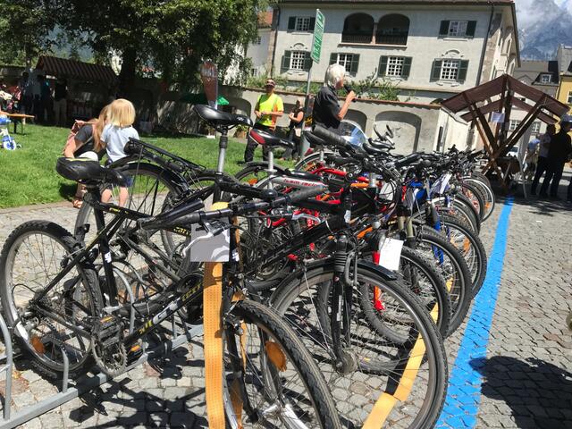 Neben einer Fahrradversteigerung gibt es ein tolles Rahmenprogramm für Groß und Klein.  | Foto: Stadtmarketing Hall in Tirol