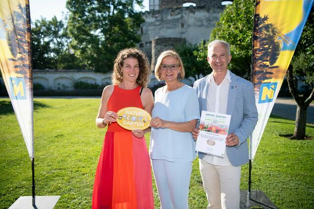 Lotte Riesenhuber, LH Johanna Mikl-Leitner, Bürgermeister  Michael Strasser
  | Foto: Natur im Garten