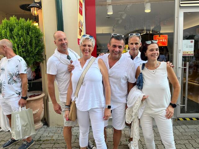 Ehepaar Praxmarer und Freunde