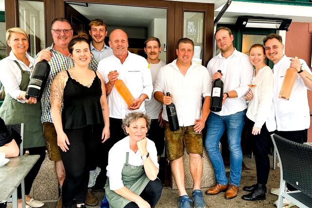 Kulinarischer Hochgenuss mit dem Wörgötter-Team und den Lipizzanerheimatwinzern Stocker, Herbst, Lackner und Florian. Foto: Wörgötter