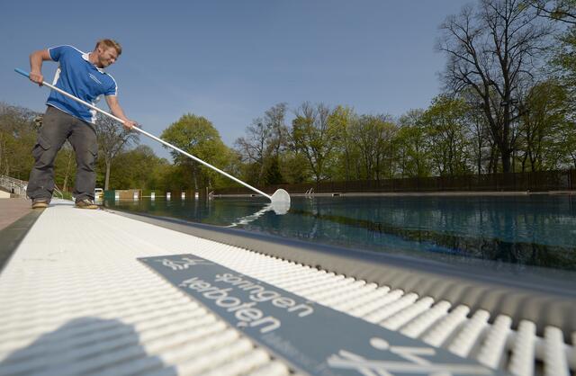 Heuer wurden zwei Mitarbeiter der MA 44 tätlich angegriffen, heißt es. Zu Massenschlägereien, wie es etwa in Deutschland passierte, kam es in den vergangenen Jahren nicht. (Archiv) | Foto: ROLAND SCHLAGER / APA / picturedesk.com 