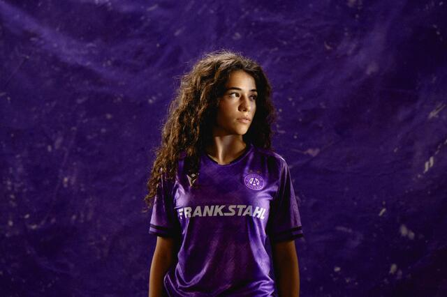 Ab der Saison 2024/25 kommen Trikots, Trainingsanzüge und Co. vom italienischen Sportartikelhersteller Macron. | Foto: FK Austria Wien