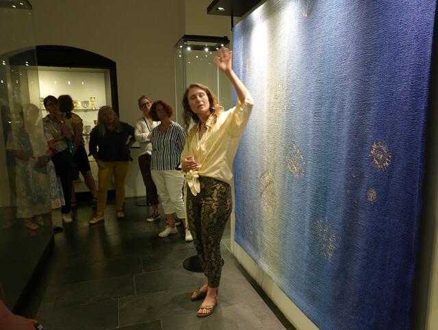 Celina spricht über das Psalmtuch