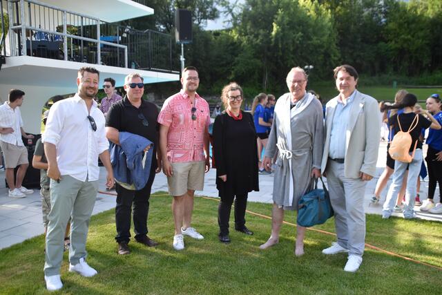 GR Florian Staudinger, Vizebgm. Werner Hackl, StR. Johannes Tilg, StR. Barbara Schramm-Skoficz, Bgm. Christian Margreiter und Bgm. Manfred Schafferer  | Foto: Kendlbacher