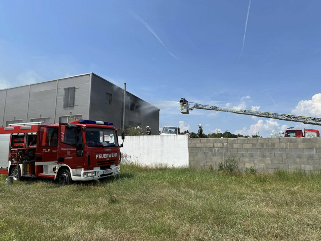 Rund 120 Helfer waren vor Ort. | Foto: FF Lackendorf