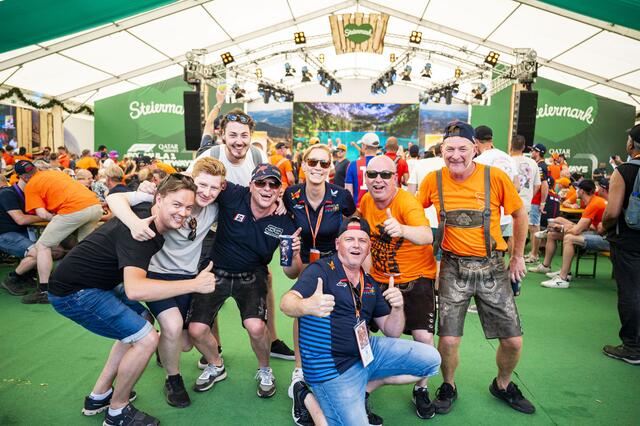 Gute Stimmung im Steiermark Village | Foto: Red Bull Content Pool