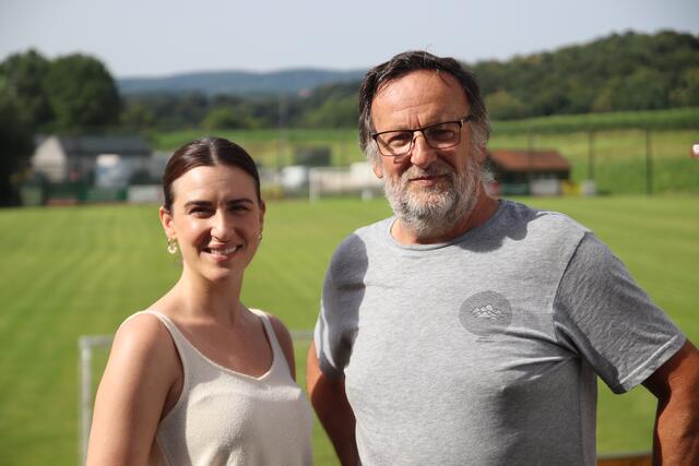 Lisa Lebitsch mit Organisator Helmut Hackl. | Foto: MeinBezirk