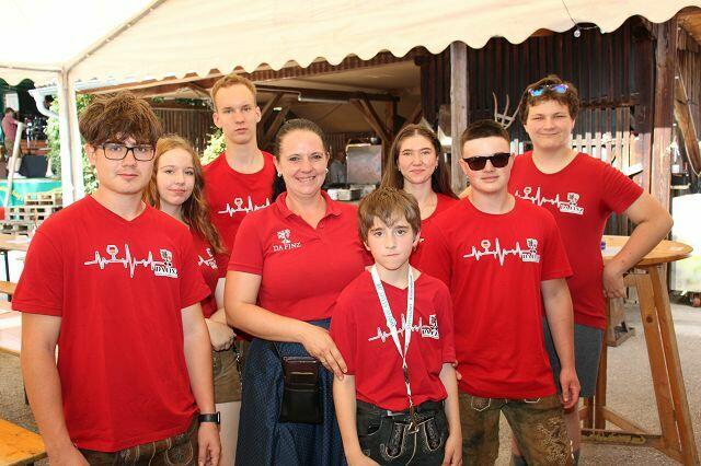 Das Serviceteam vom "Da Finz" hatte alle Hände voll zu tun. | Foto: Wutte