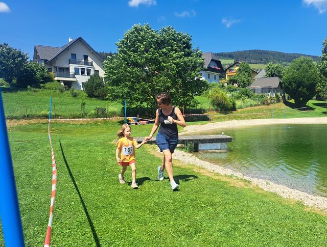 Beim Family-Crosstriathlon geht es um den Spaß, gemeinsam mit der Familie an den Start zu gehen. 
Ob klein oder groß, hier gewinnt der Mittelwert aller Staffeln.