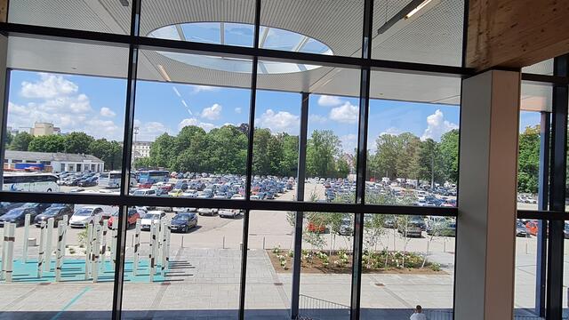 Die großzügige Parkplatzanlage am Messegelände
Foto FMZ