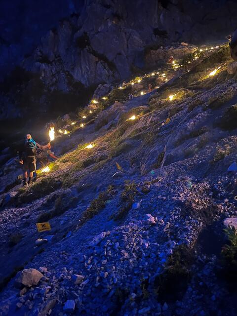 Von den vielen Mitwirkenden wurden einmal mehr eindrucksvolle Motive auf die Bergflanken "gezaubert" | Foto: Tiroler Zugspitz Arena - Maximilian Rothleitner