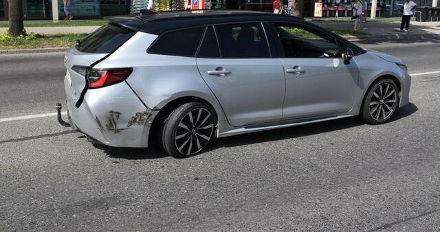 Vier Autos waren an dem Unfall beteiligt. Es wurden drei Personen verletzt. | Foto: LPD Wien