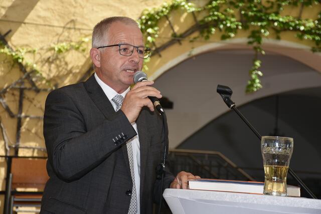 "Heilkraft des Wassers" - Ausstellung im Burgturm Burg Kreuzen eröffnet. Ausstellung ist geöffnet  Montag bis Sonntag 11 bis 20 Uhr. Eintritt frei.   | Foto: Robert Zinterhof