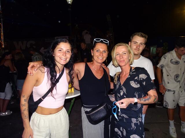 Suna, Sabrina, Sabrina und Neo Käfer | Foto: Simon Glösl