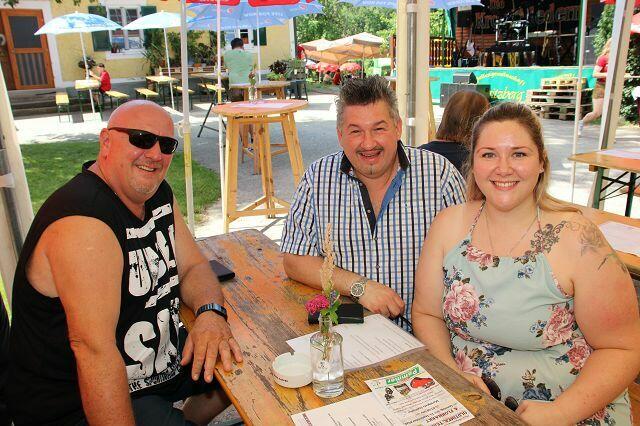 Die Gäste fühlten sich beim Kellerfest vom "Da Finz" sehr wohl. | Foto: Wutte