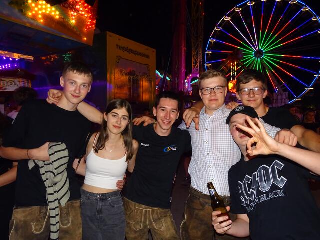 "Leiti, Sandra, Hagi, Hausi, Dangl und Stefan" | Foto: Simon Glösl