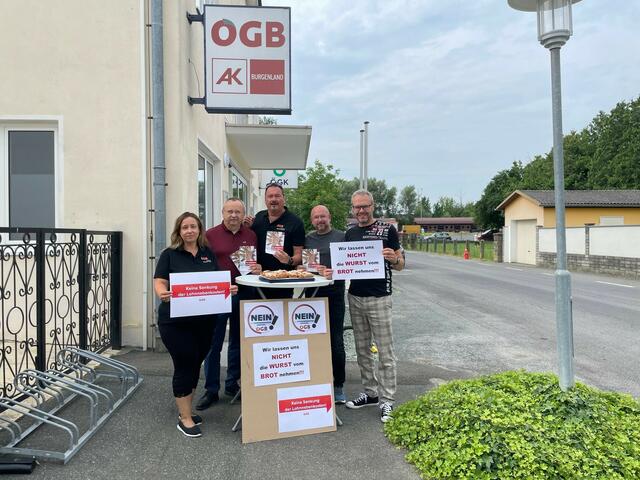 Bei Aktionstagen in Jennersdorf (Bild) und Güssing machte die Gewerkschaft auf die Folgen einer Lohnnebenkostensenkung aufmerksam: Jasmin Feibel, Alfred Brenner, Edmund Artner, Hannes Dax und Reinhard Jud-Mund. | Foto: ÖGB