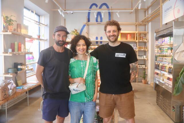 Im Ototo kann man seinen Bio-Einkauf erledigen oder einen Kaffee trinken, während die Kinder in einer Ecke spielen.  | Foto: Ulrike Kozeschnik-Schlick