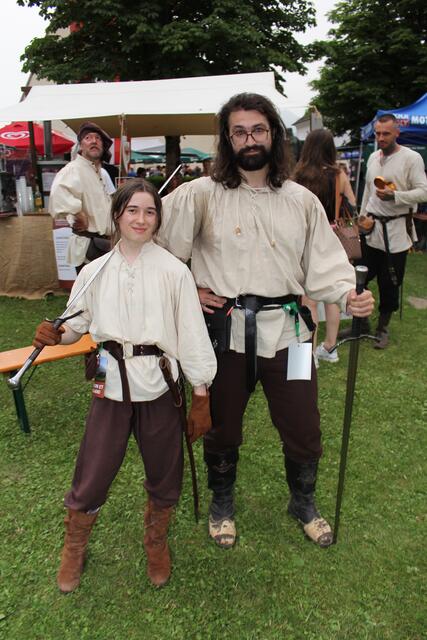 Lea und Lukas vom Mittelalterverein "Securi et gladio"