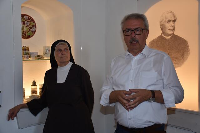 "Heilkraft des Wassers" - Ausstellung im Burgturm Burg Kreuzen eröffnet. Ausstellung ist geöffnet  Montag bis Sonntag 11 bis 20 Uhr. Eintritt frei.   | Foto: Robert Zinterhof