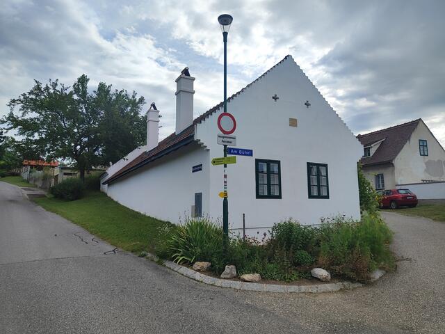 ,,Am Bühel" geht es den Kirchbergweg hinauf... | Foto: I.Wozonig