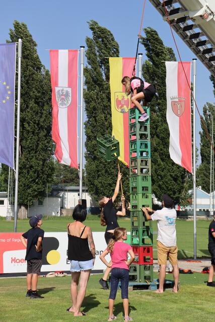 Die Kinder waren besonders begeistert vom Bierkistenklettern, einer der beliebtesten Attraktionen des Tages. | Foto: Alejandra Ortiz