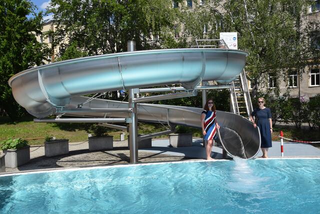 Die neue Rutsche besteht aus Edelstahl und soll viele Jahre bestehen. | Foto: Patricia Hillinger