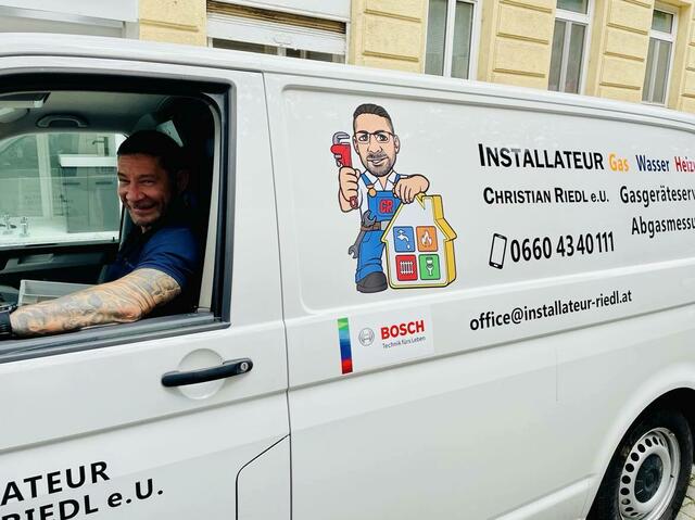Thermenwartung, Servicearbeiten bei Heizungen, Badezimmerumbau oder sonstige Sanitärarbeiten – Installateur Christian Riedl erledigt alles mit viel Liebe zum Detail. | Foto: Stefan Kastel