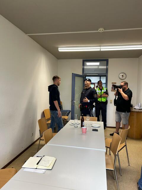 Ausbildung für angehende Polizistinnen und Polizisten im Bereich Gewalt in der Privatsphäre erfolgt in Form von Rollenspielen. | Foto: skn