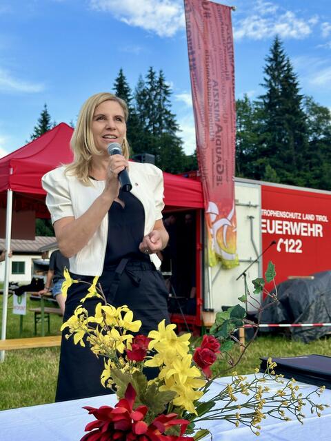 LAbg Katrin Brugger wohnte dem Wortgottesdienst am Freitag Abend bei und wünschte den Jugendlichen eine tolle Zeit in Fieberbrunn. | Foto: Wegscheider