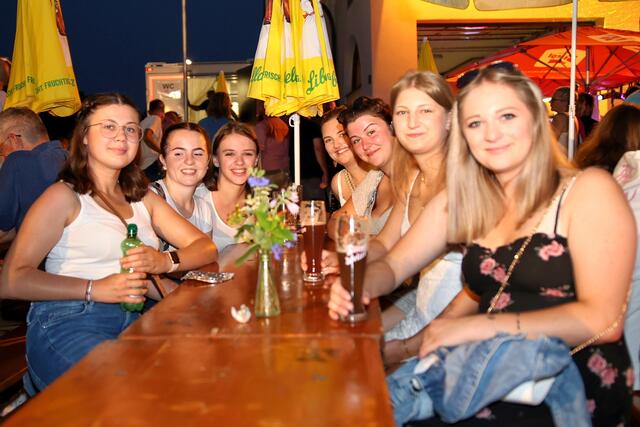 Dorfplatzfest der Feuerwehr Niederalm | Foto: HKroBild
